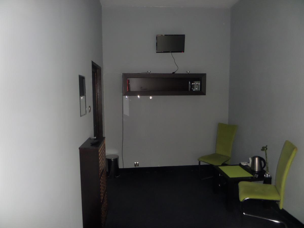 Incepcja 33 Hostel วรอตซวาฟ ภายนอก รูปภาพ