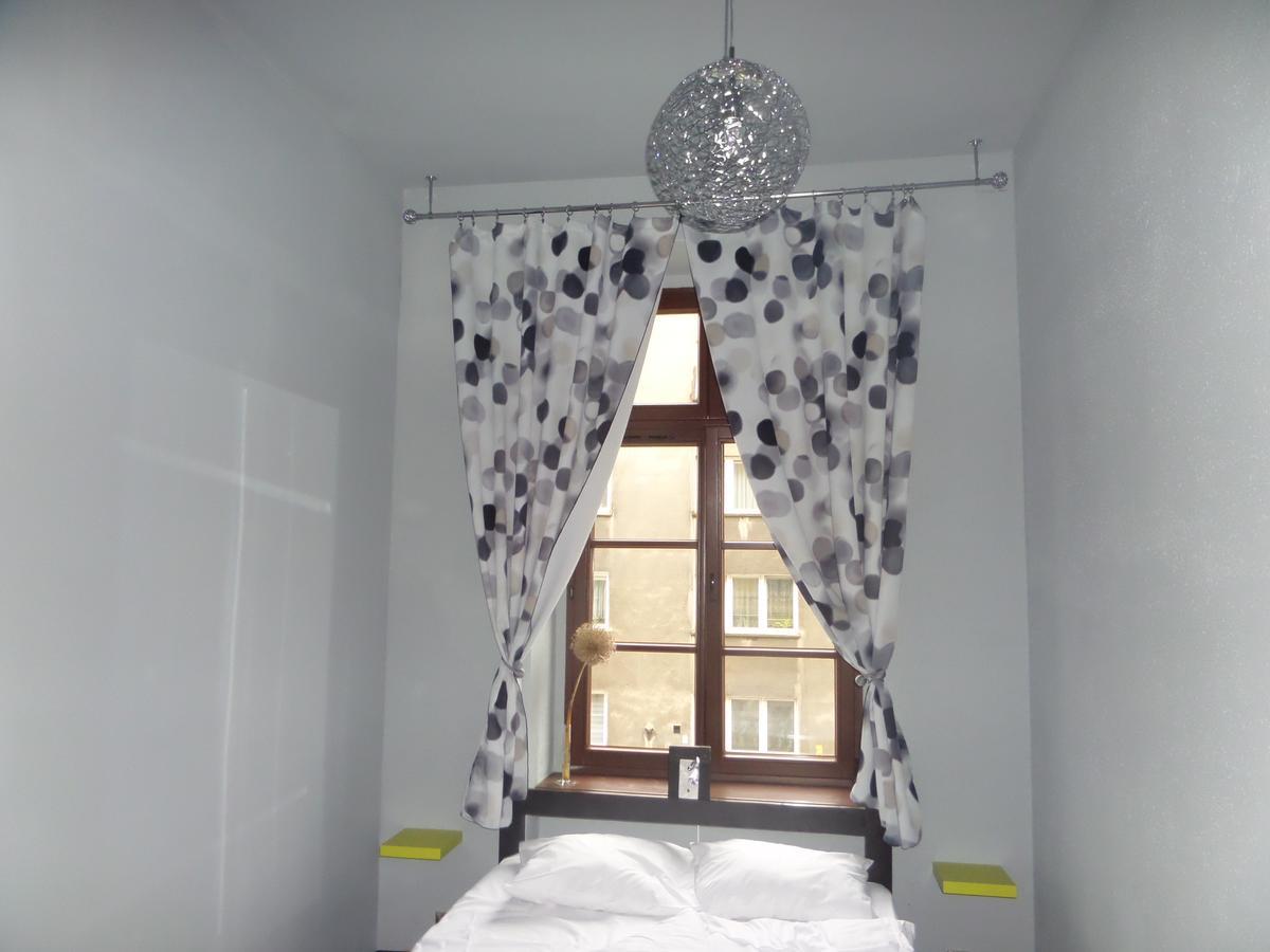 Incepcja 33 Hostel วรอตซวาฟ ภายนอก รูปภาพ