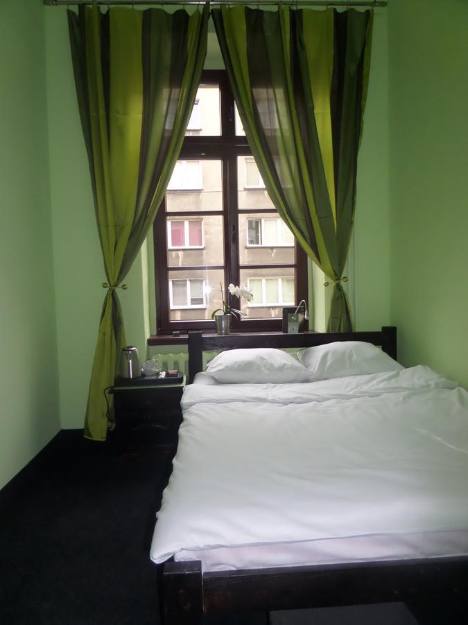 Incepcja 33 Hostel วรอตซวาฟ ภายนอก รูปภาพ