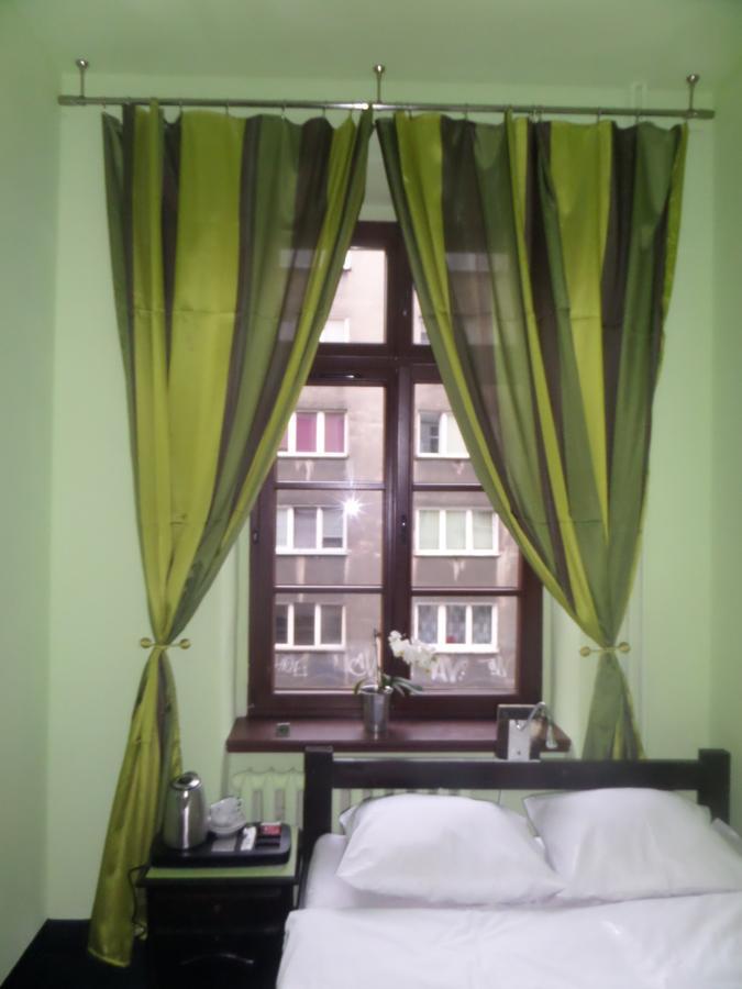 Incepcja 33 Hostel วรอตซวาฟ ภายนอก รูปภาพ